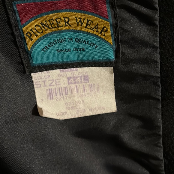 Black pioneer wear mans wool jakcet.! Made USA 44L. 80% wool and 20% nylon - Picture 5 of 5